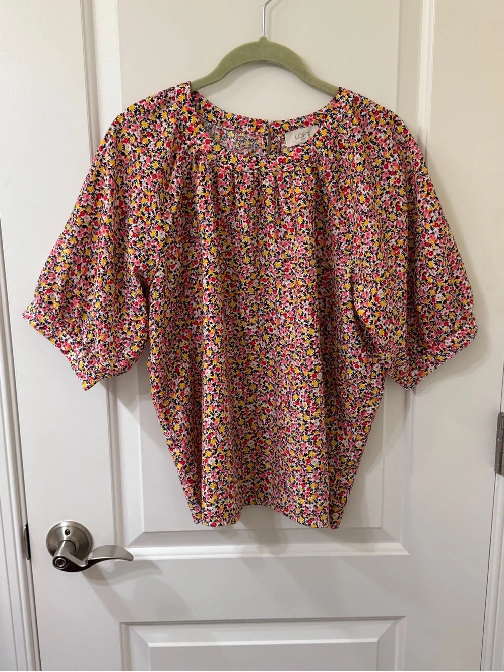 LOFT Pink Multicolor Floral Puff-Sleeve Top